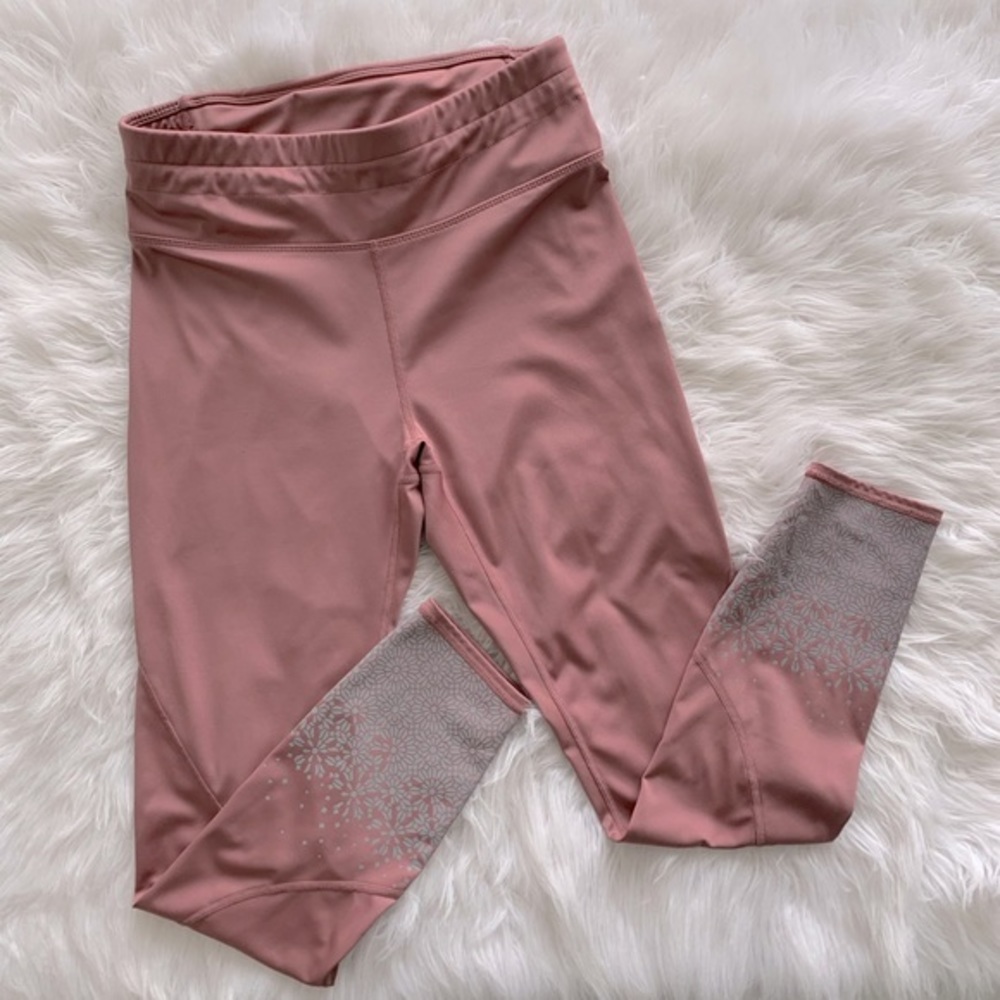 Pink Fabletics ultra cool leggings